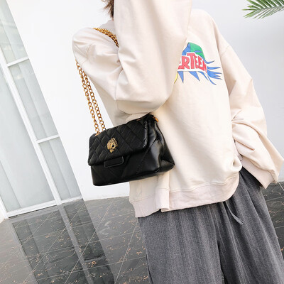 Baggage ladiesbags in summer fresh&fresh Ling Ge Xiaoxiangfeng one shoulder inclined bag soft leather chic chain bags
Baggage ladiesbags in summer fresh&fresh Ling Ge Xiaoxiangfeng one shoulder inclined bag soft leather chic chain bags