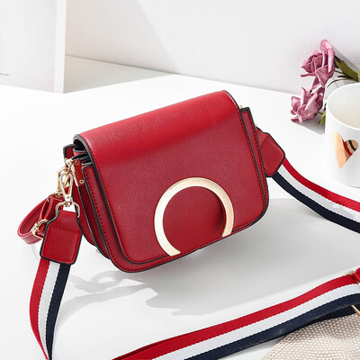 Spring womens bag new fashion Korean version Baitie single shoulder oblique Bag style small square bag
Spring womens bag new fashion Korean version Baitie single shoulder oblique Bag style small square bag