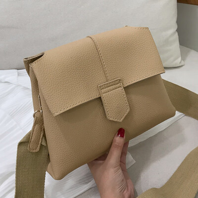 2019 New Japanese Mori Literary Vintage Wide Shoulder Square Bag Literary Fan Womens Bag Single Shoulder Messenger Bag
2019 New Japanese Mori Literary Vintage Wide Shoulder Square Bag Literary Fan Womens Bag Single Shoulder Messenger Bag