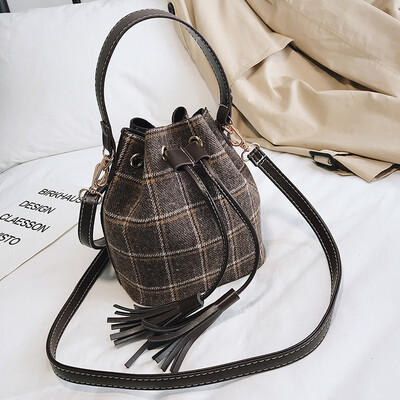 Spring&summer new ladies bag 2019 new wave Korean version of the wild single shoulder slung fashion wool lattice bucket bag
Spring&summer new ladies bag 2019 new wave Korean version of the wild single shoulder slung fashion wool lattice bucket bag