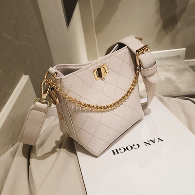 Ins advanced gas ringer bucket bag new 2019 Korean version 100 lap broadband single shoulder oblique bag tide
Ins advanced gas ringer bucket bag new 2019 Korean version 100 lap broadband single shoulder oblique bag tide