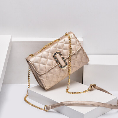 Chain small womens bag Korean version of shoulder Messenger bag fashion Ling Ge simple Joker small square bag tide
Chain small womens bag Korean version of shoulder Messenger bag fashion Ling Ge simple Joker small square bag tide