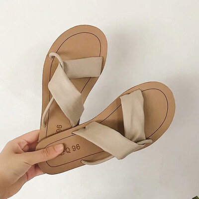 Ins slippers women summer flat bottom toe fashion wear wild lazy beach slippers tide
Ins slippers women summer flat bottom toe fashion wear wild lazy beach slippers tide