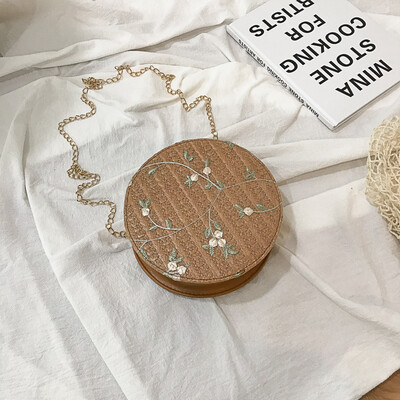 2019 summer new straw baodan shoulder bag holiday small fresh fairy embroidery chain weaving slanting small round bag
2019 summer new straw baodan shoulder bag holiday small fresh fairy embroidery chain weaving slanting small round bag