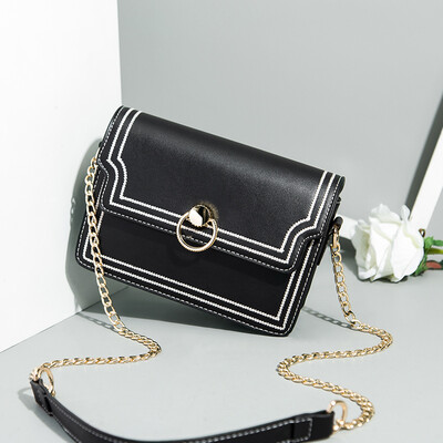 In summer the new girl Korean version of chic chain Joker shoulder Messenger bag student bag
In summer the new girl Korean version of chic chain Joker shoulder Messenger bag student bag