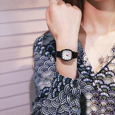 French niche waterproof new watch girls ins wind simple temperament students Korean version of the square
French niche waterproof new watch girls ins wind simple temperament students Korean version of the square