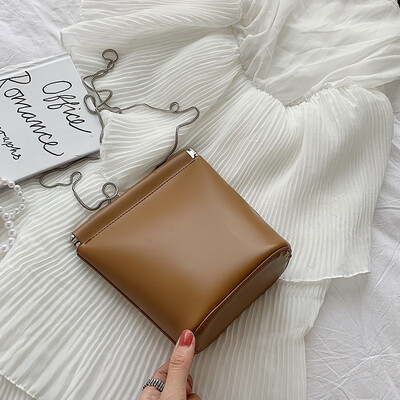 Fashion texture ins summer new bag female 2019 new Korean version of the wild simple chain slung bucket bag
Fashion texture ins summer new bag female 2019 new Korean version of the wild simple chain slung bucket bag