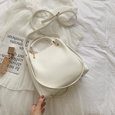 Summer French small foreign bag female new 2019 Korean version of the wild shoulder slung fashion portable bucket bag
Summer French small foreign bag female new 2019 Korean version of the wild shoulder slung fashion portable bucket bag