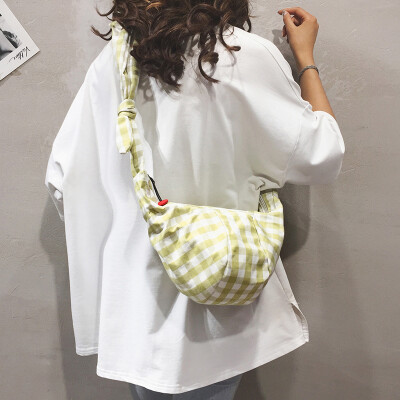 Plaid bag female 2019 new wave Korean version of the wild Sen girl bag Harajuku student canvas shoulder Messenger bag
Plaid bag female 2019 new wave Korean version of the wild Sen girl bag Harajuku student canvas shoulder Messenger bag