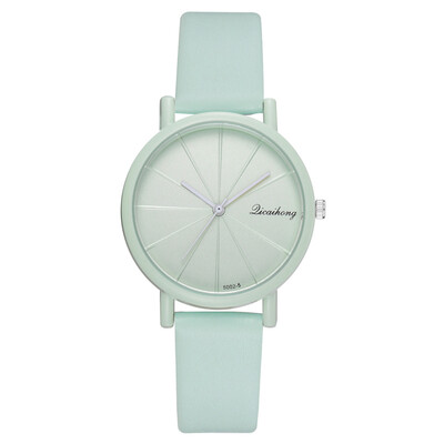 Wish hot Korean version of the small fresh ladies belt watch fashion trend printing popular quartz watch
Wish hot Korean version of the small fresh ladies belt watch fashion trend printing popular quartz watch