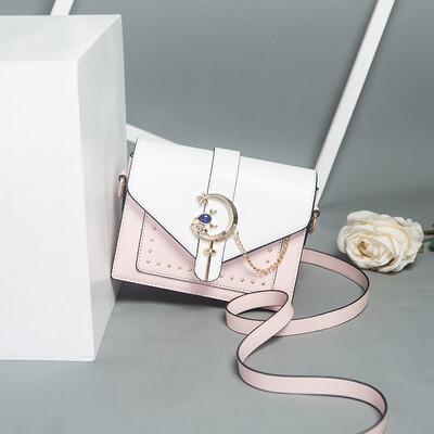 Summer ins super hot little girl on the Korean version of the single shoulder slant bag fashion 100 students oblique span
Summer ins super hot little girl on the Korean version of the single shoulder slant bag fashion 100 students oblique span