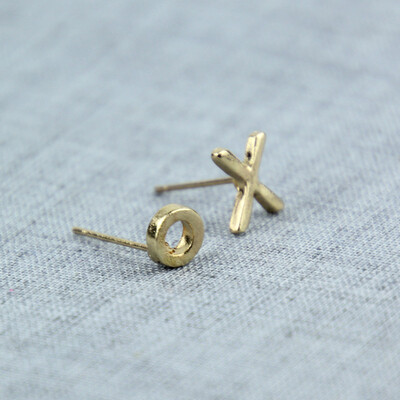 E074 Fashion Jewelry Gold Color X O Stud Earrings Simple Letter Design Stud Earrings Women Round Circle Earrings Wholesale
E074 Fashion Jewelry Gold Color X O Stud Earrings Simple Letter Design Stud Earrings Women Round Circle Earrings Wholesale