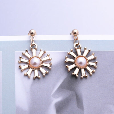 EK314 New Design Metal Gold Color Circle Cross Heart Geometric Irregular Natural Imitation Pearl Drop Earrings for Women Jewelry
EK314 New Design Metal Gold Color Circle Cross Heart Geometric Irregular Natural Imitation Pearl Drop Earrings for Women Jewelry