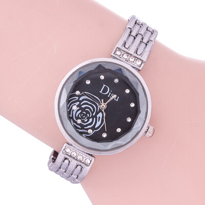 Fashion ladies steel belt rose delicate small watch spot wholesale student personality trend watch
Fashion ladies steel belt rose delicate small watch spot wholesale student personality trend watch