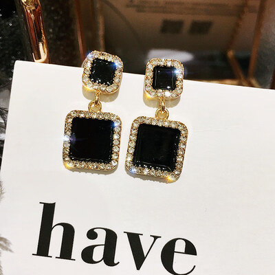 Statement Earrings 2019 Black Square Geometric Earrings For Women Crystal Luxury Wedding Rhinestone Earring Gold Color jewelry
Statement Earrings 2019 Black Square Geometric Earrings For Women Crystal Luxury Wedding Rhinestone Earring Gold Color jewelry