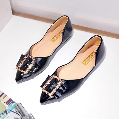 Shoes Womens Spring&Summer Tip Square Button Shallow Flat-soled Single Shoes Korean Version Baitao Hollow Working Shoes
Shoes Womens Spring&Summer Tip Square Button Shallow Flat-soled Single Shoes Korean Version Baitao Hollow Working Shoes