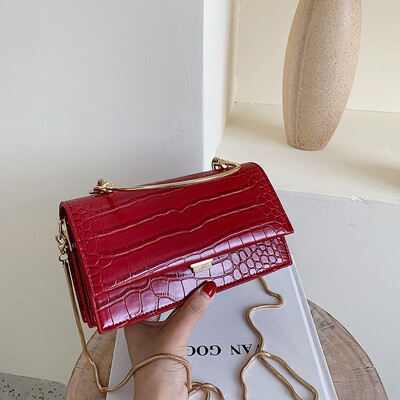Korean version of Joker bag chic retro chain small square bag new 2019 stone womens shoulder Messenger bag
Korean version of Joker bag chic retro chain small square bag new 2019 stone womens shoulder Messenger bag