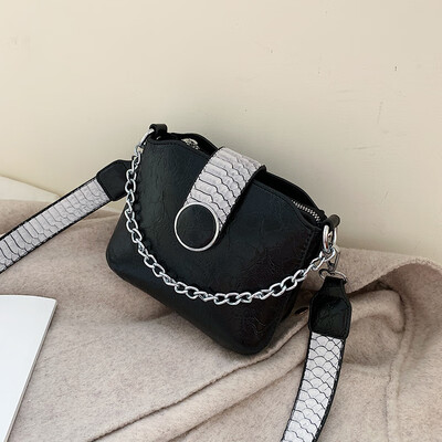 Chic texture broadband small bag fashion high sense of foreign style womens bag new 2019 simple shoulder slung small square bag
Chic texture broadband small bag fashion high sense of foreign style womens bag new 2019 simple shoulder slung small square bag