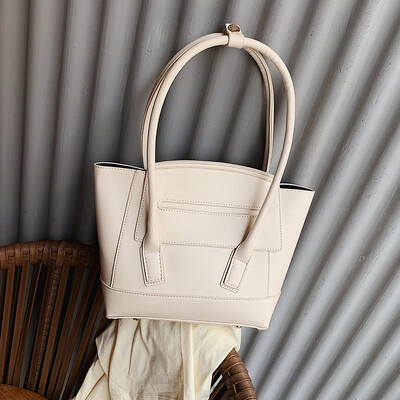 Senior sense female bag 2019 new tide foreign gas handbag summer small fresh wild ins large capacity shoulder bag
Senior sense female bag 2019 new tide foreign gas handbag summer small fresh wild ins large capacity shoulder bag
