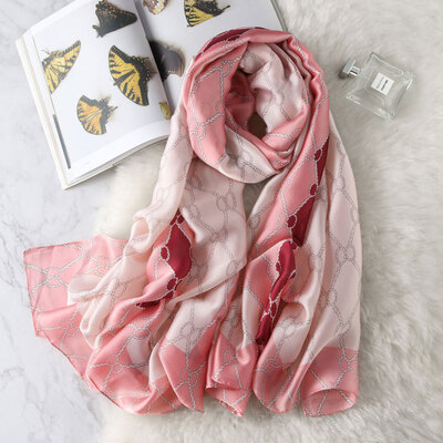 Spring new elegant ladies simulation silk scarf female holiday seaside travel scarf sunscreen summer shawl 
Spring new elegant ladies simulation silk scarf female holiday seaside travel scarf sunscreen summer shawl