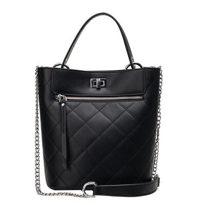 Fashion texture bow handbag 2019 new love broadband small square package tide Korean version of the diagonal female bag
Fashion texture bow handbag 2019 new love broadband small square package tide Korean version of the diagonal female bag