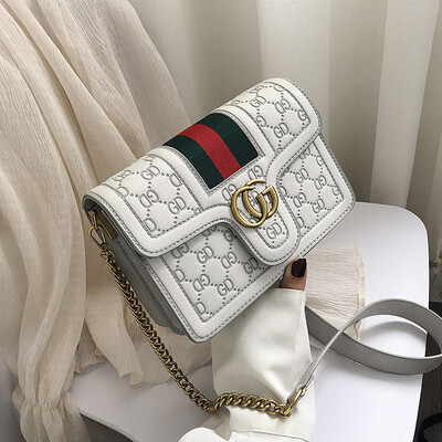 Qiao Bani 2019 new European&American style fashion indentation ribbon chain PU flip bag shoulder diagonal trend handbags
Qiao Bani 2019 new European&American style fashion indentation ribbon chain PU flip bag shoulder diagonal trend handbags