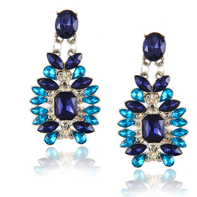 New design wholesale vintage crystal earrings fashion statement stud earrings for women fashion earrings jewelry e0241hun
New design wholesale vintage crystal earrings fashion statement stud earrings for women fashion earrings jewelry e0241hun