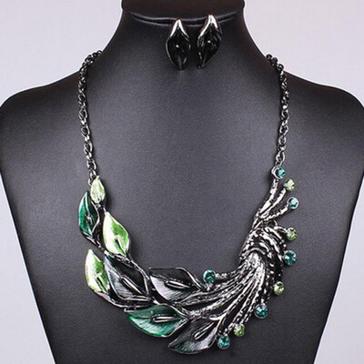 2019 New Fashion Retro Tibetan Leaf Peacock Crystal Rhinestone Drop Earrings Short Necklace Set
2019 New Fashion Retro Tibetan Leaf Peacock Crystal Rhinestone Drop Earrings Short Necklace Set