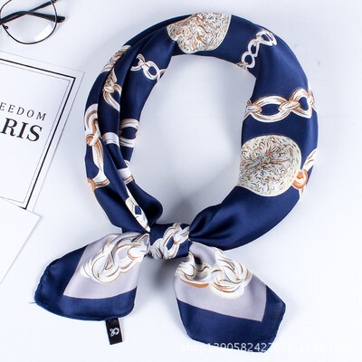 New scarf female Korean version of the small square scarf spring&autumn tide hair band female small fresh Korean professional silk scarf decorative scarf
New scarf female Korean version of the small square scarf spring&autumn tide hair band female small fresh Korean professional silk scarf decorative scarf