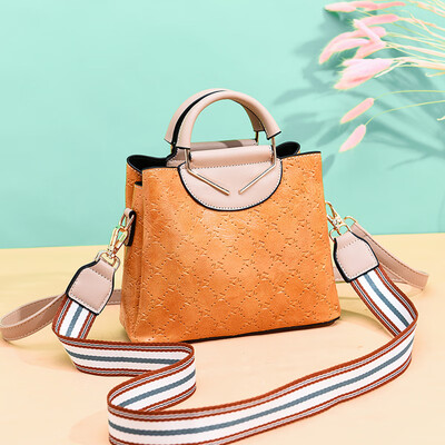 Womens bag fashion handbag simple texture slant bag summer air one shoulder mother one shoulder one shoulder
Womens bag fashion handbag simple texture slant bag summer air one shoulder mother one shoulder one shoulder