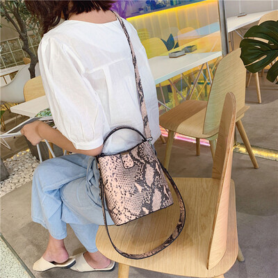 Tailored New Womens Snake Pattern Square Shoulder Fashion Wild Shoulder Messenger Bags
Tailored New Womens Snake Pattern Square Shoulder Fashion Wild Shoulder Messenger Bags