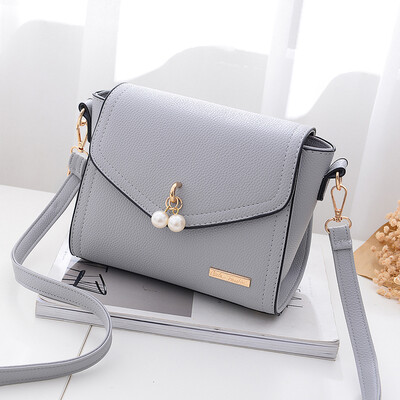 New fashion simple Baitao lady Chao Korean version of one-shoulder oblique Bag Small Square Bag Girl
New fashion simple Baitao lady Chao Korean version of one-shoulder oblique Bag Small Square Bag Girl