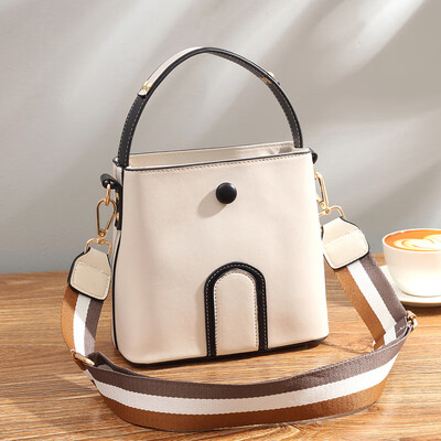 Womens new fashion Korean version of the fashion Baitao ins single shoulder slanting bag handbag bucket lady bag
Womens new fashion Korean version of the fashion Baitao ins single shoulder slanting bag handbag bucket lady bag