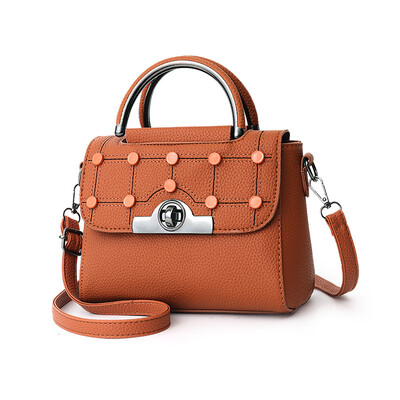 LEFTSIDE Fashion Women Handbags Woman Messenger bags Female PU Leather Crossbody Bag Chain Shoulder Bags High Quality Hand Bag
LEFTSIDE Fashion Women Handbags Woman Messenger bags Female PU Leather Crossbody Bag Chain Shoulder Bags High Quality Hand Bag