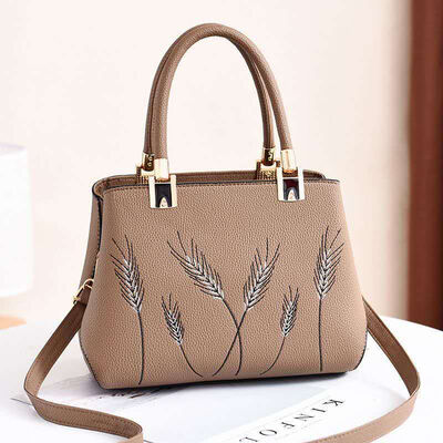 Ladies bag 2019 spring new European&American big bag fashion handbags wild shoulder Messenger bag
Ladies bag 2019 spring new European&American big bag fashion handbags wild shoulder Messenger bag