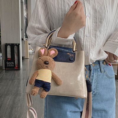 Bag female 2019 new retro stone pattern simple atmosphere shoulder bag shoulder bag wide shoulder strap casual wild bag
Bag female 2019 new retro stone pattern simple atmosphere shoulder bag shoulder bag wide shoulder strap casual wild bag