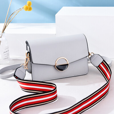 Summer ladys new trendy Korean version of fashion one shoulder slant bag 100 simple square bag
Summer ladys new trendy Korean version of fashion one shoulder slant bag 100 simple square bag