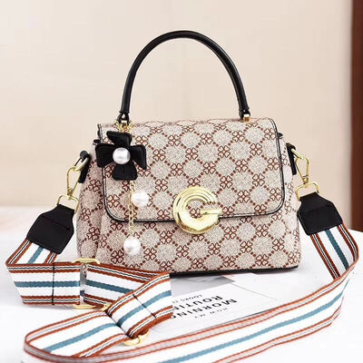 2019 summer trend new single shoulder diagonal small bag Korean PU leather fashion handbag small square bag
2019 summer trend new single shoulder diagonal small bag Korean PU leather fashion handbag small square bag