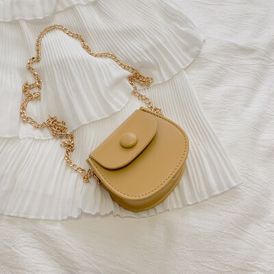 Retro simple wild mini shoulder bag female 2019 new texture fashion casual chain slung saddle bag
Retro simple wild mini shoulder bag female 2019 new texture fashion casual chain slung saddle bag