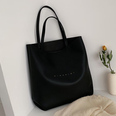 Hong Kong style simple retro network celebrity one-shoulder bag 2019 autumn&winter new Korean version 100 build large capacity
Hong Kong style simple retro network celebrity one-shoulder bag 2019 autumn&winter new Korean version 100 build large capacity