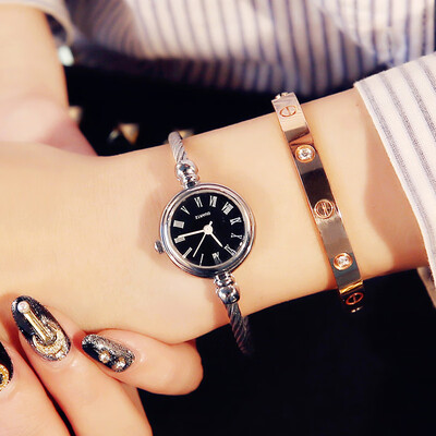 Ins small dial watch womens mini retro fine chain bracelet watch simple Korean leisure atmosphere
Ins small dial watch womens mini retro fine chain bracelet watch simple Korean leisure atmosphere
