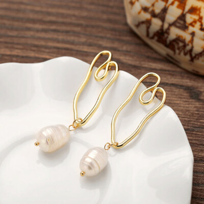 Retro Freshwater Pearl Earrings Creative Temperament Simple Wild Slim Earrings 
Retro Freshwater Pearl Earrings Creative Temperament Simple Wild Slim Earrings