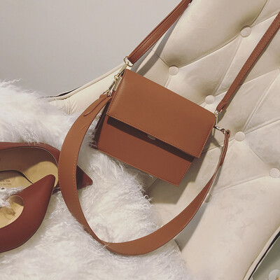 Qiao Bani 2019 new European&American style fashion street shooting simple solid color shoulder bag diagonal cross tide female bag cross-border special 
Qiao Bani 2019 new European&American style fashion street shooting simple solid color shoulder bag diagonal cross tide female bag cross-border special