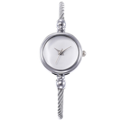 New ladies alloy wire rope bracelet watch chic wind fresh student casual fashion watch female models
New ladies alloy wire rope bracelet watch chic wind fresh student casual fashion watch female models