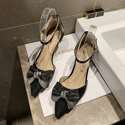 One-word buckle sandal women 2019 new ins tide shoes Joker Korean summer high-heeled shoes fairy wind woman shoes
One-word buckle sandal women 2019 new ins tide shoes Joker Korean summer high-heeled shoes fairy wind woman shoes