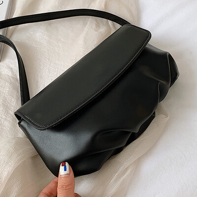 Female 2019 spring&summer new fashion bag Korean version 100 simple small black bag woman slanted net red feeling bag
Female 2019 spring&summer new fashion bag Korean version 100 simple small black bag woman slanted net red feeling bag