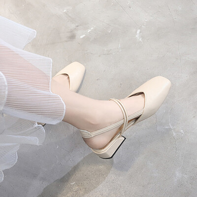 Baotou sandals female summer middle&2019 new Korean version of the student fairy style retro thick heel one word single shoe
Baotou sandals female summer middle&2019 new Korean version of the student fairy style retro thick heel one word single shoe