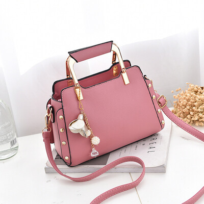 2018 Brand New Women Fashion Ornaments Totes Solid Metal Handle Handbag Hotsale Ladies Purse Messenger Crossbody Shoulder Bags
2018 Brand New Women Fashion Ornaments Totes Solid Metal Handle Handbag Hotsale Ladies Purse Messenger Crossbody Shoulder Bags