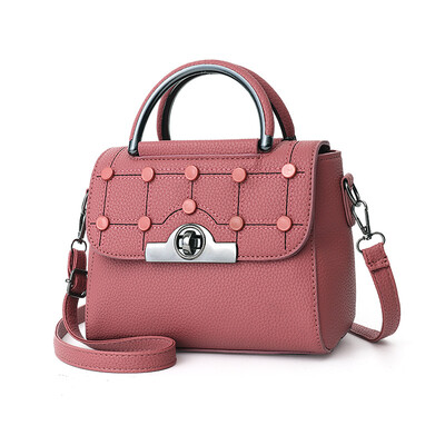 LEFTSIDE Fashion Women Handbags Woman Messenger bags Female PU Leather Crossbody Bag Chain Shoulder Bags High Quality Hand Bag
LEFTSIDE Fashion Women Handbags Woman Messenger bags Female PU Leather Crossbody Bag Chain Shoulder Bags High Quality Hand Bag