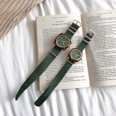 Zhou Dongyu watches womens fashion waterproof Korean version of simple lovers large dial canvas watch
Zhou Dongyu watches womens fashion waterproof Korean version of simple lovers large dial canvas watch